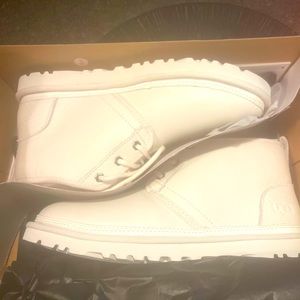 Men’s Size 9 Neumel Leather Uggs